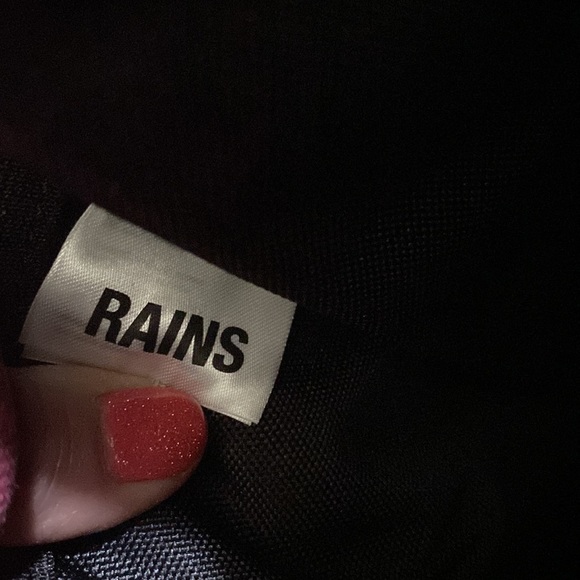 NWT RAINS BACKPACK - Picture 12 of 13